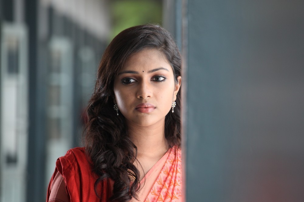 Amala Paul - Deiva Thirumagan Movie Stills | Picture 33239